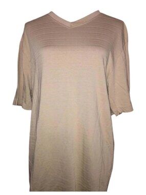 Mens size medium cream colored v neck tee shirt roundtree and yorke